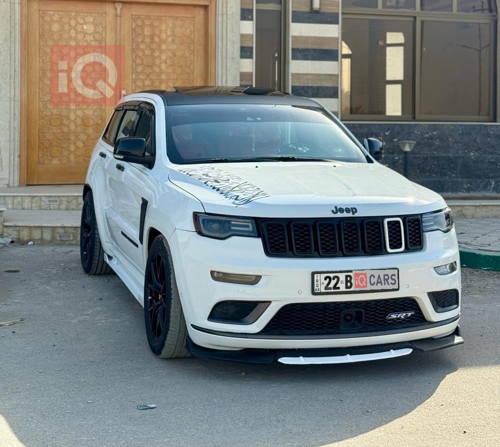 جیپ گراند شیرۆکی